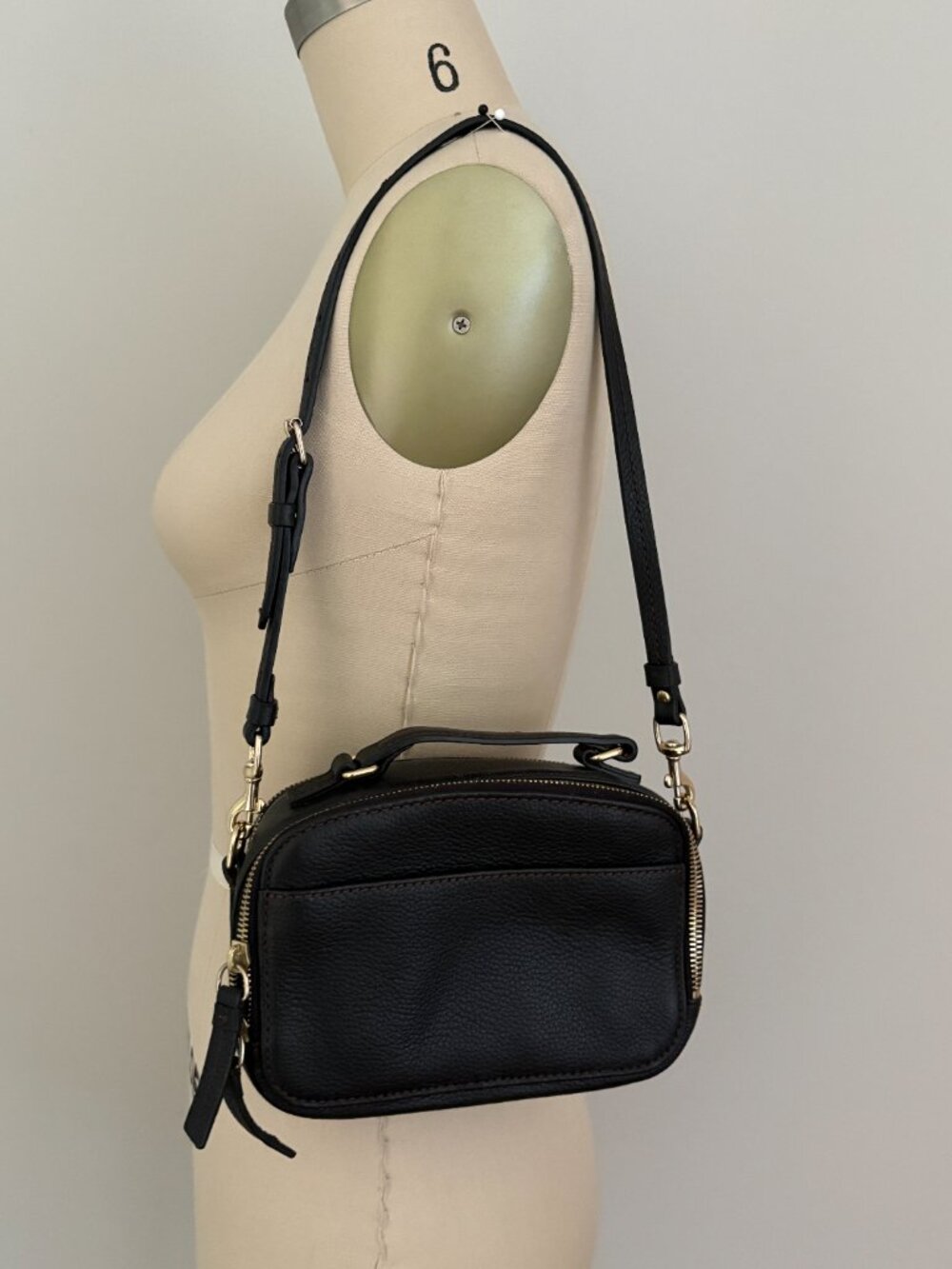 Dooney & Bourke Ambler Double Zip Top Handle Crossbody Shoulder Camera Bag Chic - Picture 3 of 13